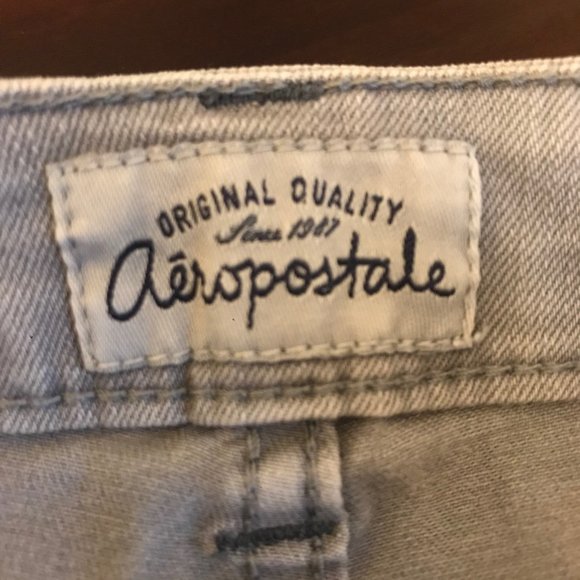 Gray Low-Rise Denim Shorts - Picture 5 of 5